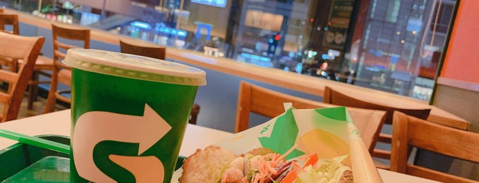 Subway is one of 店舗・モール.