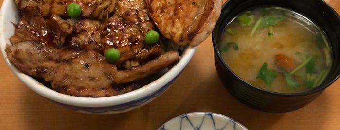 元祖豚丼のぱんちょう is one of Posti che sono piaciuti a おんちゃん.
