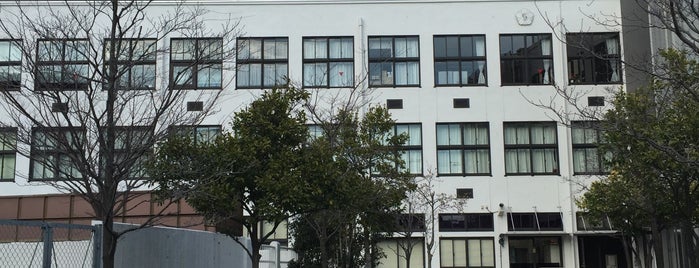 港区立高輪台小学校 is one of 東京都選定歴史的建造物.