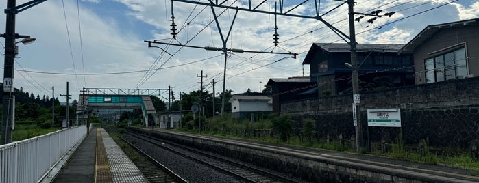 Uzen-Nakayama Station is one of JR 미나미토호쿠지방역 (JR 南東北地方の駅).