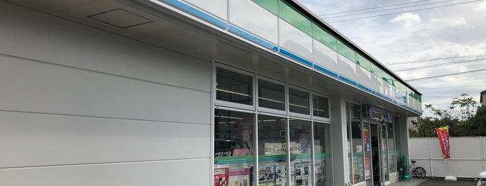 ファミリーマート 安宅二丁目店 is one of ファミリーマート in Tokushima.