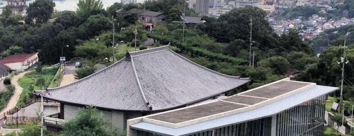 尾道市立美術館 is one of 安藤忠雄の建築 / List of Tadao Ando Buildings.