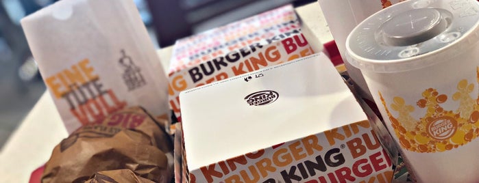 Burger King is one of Restaurantes.