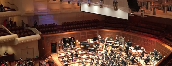 Louise M. Davies Symphony Hall is one of Elijahさんのお気に入りスポット.