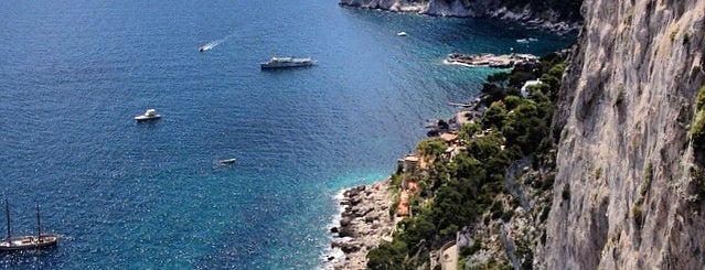 Isola di Capri is one of Napoli.