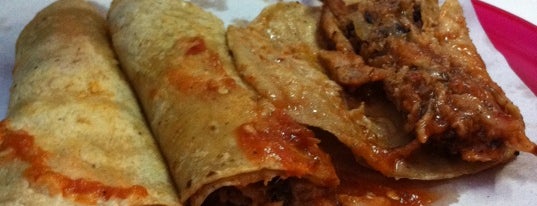 Tacos El Güero is one of Kimmieさんの保存済みスポット.