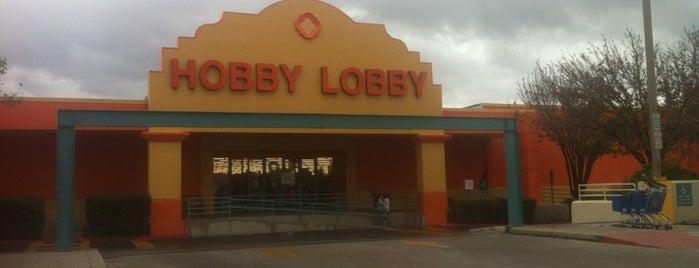 Hobby Lobby is one of Lugares favoritos de Jr..