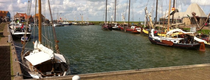 Gemeentehaven Stavoren is one of Varen in Friesland: havens, water en horeca.