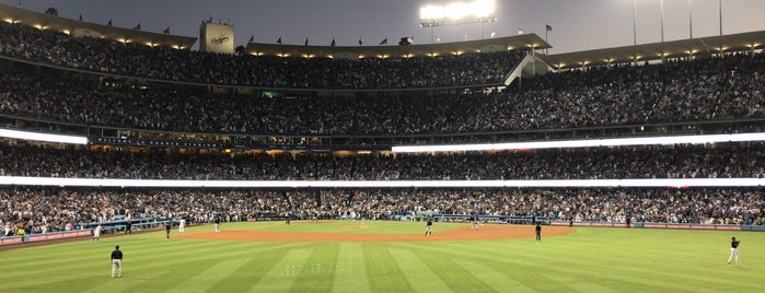 Right Field Pavilion is one of Lugares favoritos de Christopher.