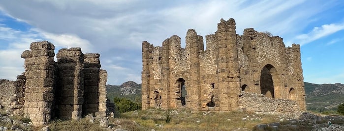 Aspendos Bazilikası is one of Antalya | Spirituel Merkezler.