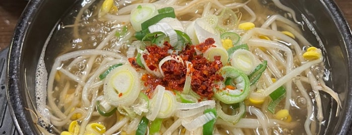 비사벌 전주콩나물국밥 is one of 합정상수 점심밥집.