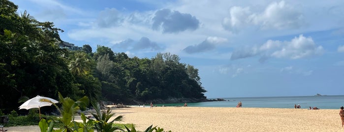 Naithon Beach is one of Orte, die phongthon gefallen.