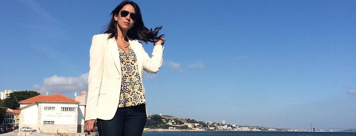 Praia de Paço de Arcos is one of TOP Oeiras.