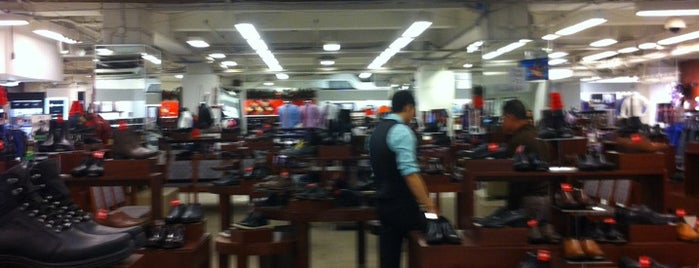 Macy's is one of JYOTI’s Liked Places.