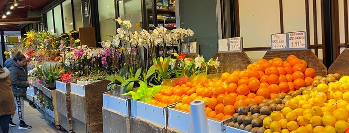 Natural Market is one of สถานที่ที่ Kevin ถูกใจ.