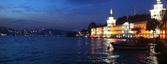 Yakamoz Restaurant is one of 10 Restaurants in Istanbul with Great Scenery.