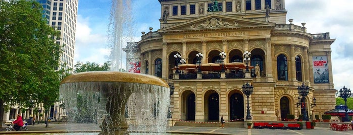 Alte Oper is one of Moe'nin Beğendiği Mekanlar.
