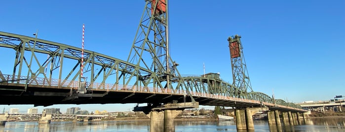 Hawthorne Bridge is one of Portland Adventures.