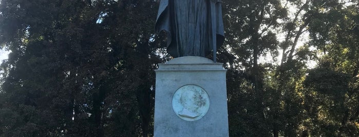 William McKinley Statue is one of Tempat yang Disukai ReeD.