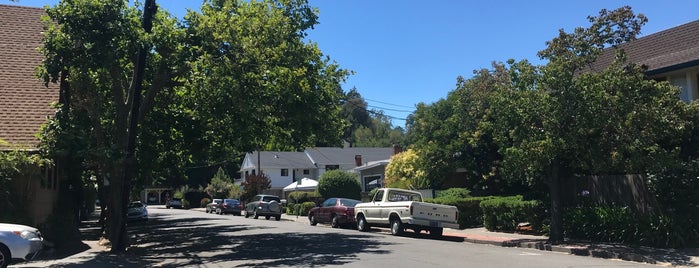 Downtown San Anselmo is one of San Francisco Bay Area municipalities.
