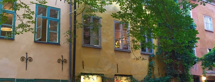 Själagårdsgatan is one of Stockholms blå skyltar.