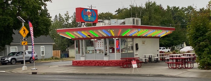 Roger's Ice Cream & Burgers is one of Favorite Food.