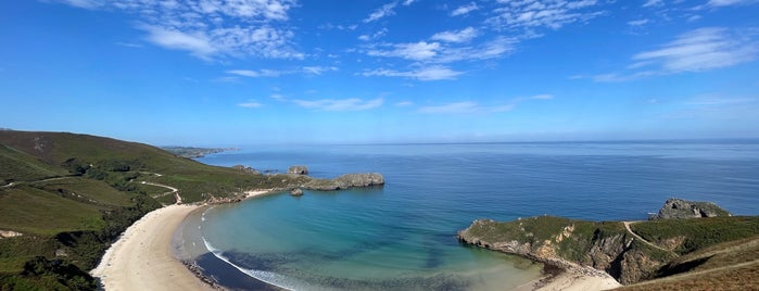 Playa de Torimbia is one of Lugares emblemáticos.