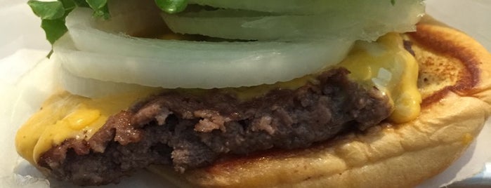 Shake Shack is one of NYC: Fast Eats & Drinks, Food Shops, Cafés.
