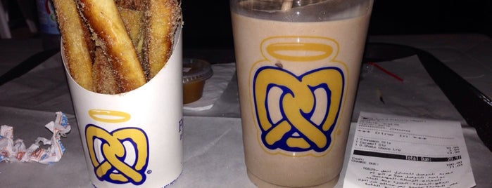 Auntie Anne's is one of places i wanna visit.