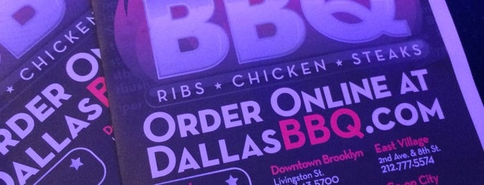 Dallas BBQ is one of Orte, die Karla gefallen.