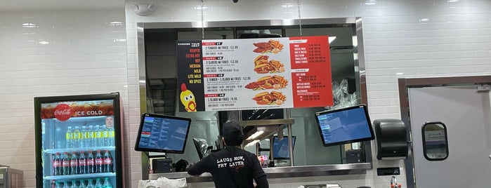 Dave’s Hot Chicken is one of Tempat yang Disimpan Maximum.