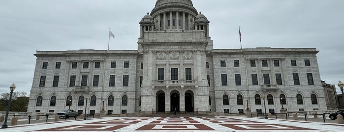 Rhode Island State House is one of US.