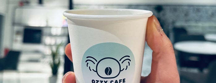 Ozzy Coffee & Roastety ، محمصة ومقهى اوزي is one of Lugares guardados de Osamah.
