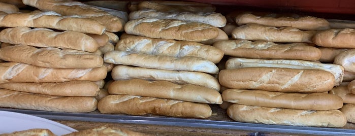 Panaderia Buen Tono is one of lugares para comer.