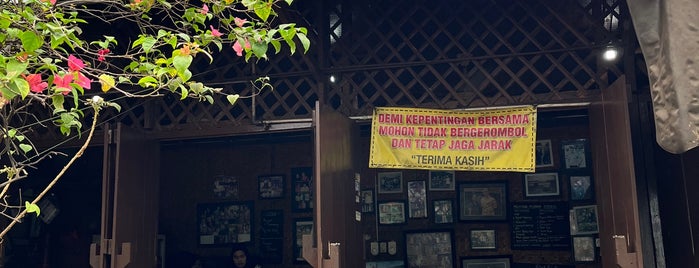 Pecel Pincuk Kalibata is one of List Kuliner Jakarta.