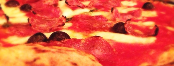 Pizzeria Riva is one of Chris : понравившиеся места.