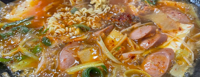 오뎅식당 is one of Korean foods.