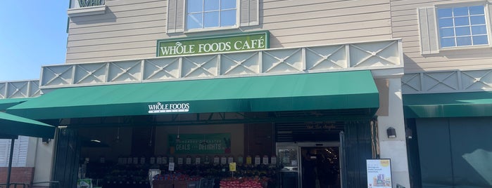Whole Foods Market is one of مراكز تجارية.