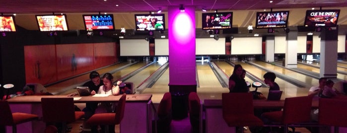 Frames Bowling Lounge is one of 7-10 Split.
