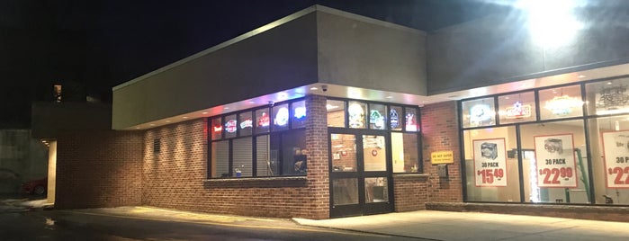 Blanchard's Liquors is one of Beer Places.