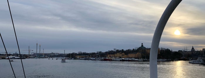 Strömma City Sightseeing is one of Tempat yang Disukai Gaia.