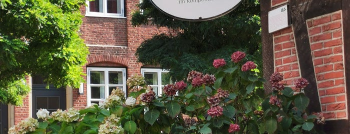 Kleinhuis' Café & Weinstube is one of Hamburg barrierefrei.
