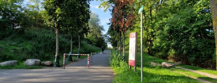 Landschaftspark Herzberge is one of Lieux sauvegardés par Flava.