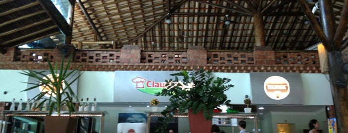 Claudinho's Restaurante is one of Agatha'nın Beğendiği Mekanlar.