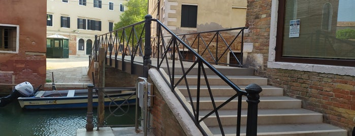 Ponte De Ghetto Vecchio is one of Italy (Rome & Firenze & Venezia).