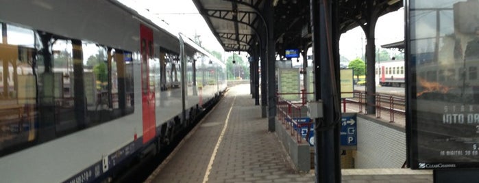 Spoor 2 is one of Station Dendermonde.