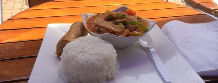 Thai & Far Eastern Foods is one of Lugares favoritos de Carl.