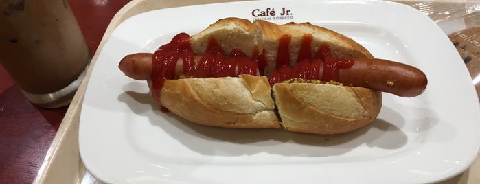 Italian Tomato Cafe Jr. is one of 【【電源カフェサイト掲載3】】.