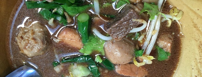 บ้านน้องเนื้อตุ๋น ซอยธนากร is one of Beef Noodles.bkk.