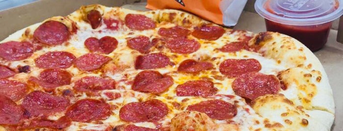 Little Caesars Pizza is one of Locais curtidos por Omar.